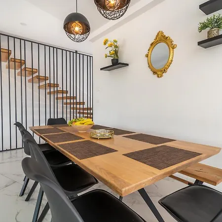 Villalux2022 Semesterbostad Trogir